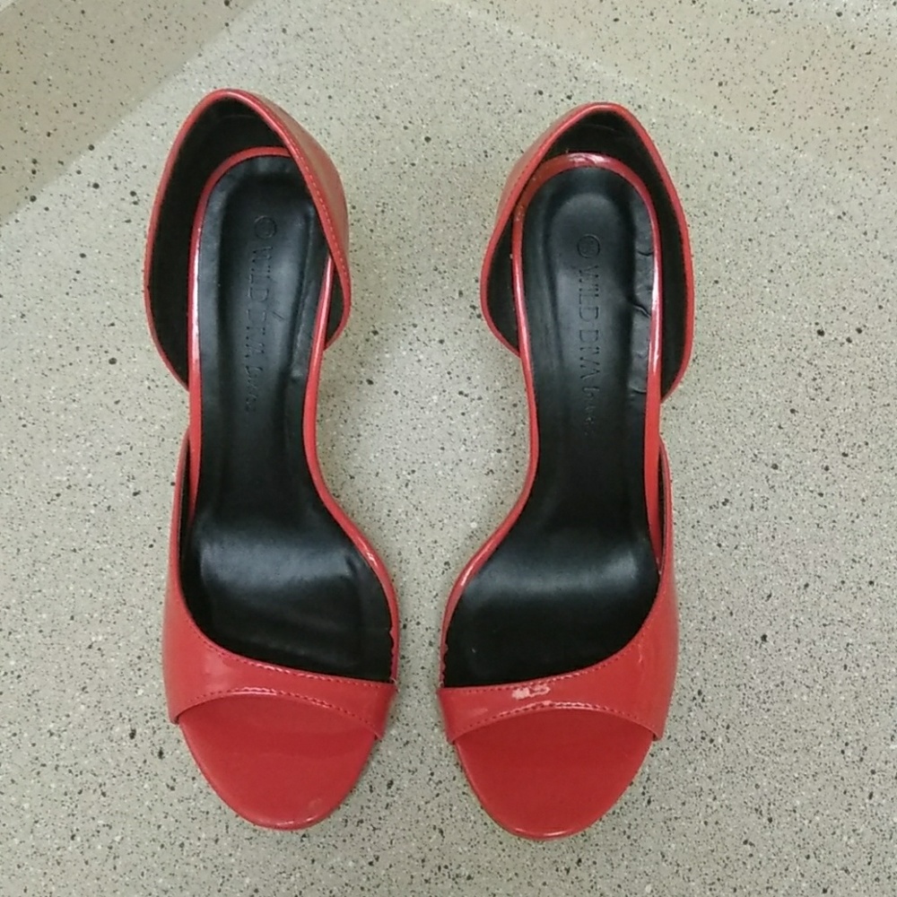 Shoes - Picture 2 of 3